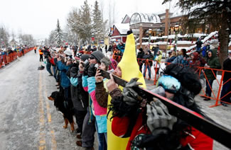  Breckenridge did end up breaking this record with a whopping 1,997 foot long shot ski made up of 420 skis with 1,234 people prepared to take a swig of Hot Box Mountain Shot cinnamon whiskey at the 54th annual Ullr festival.