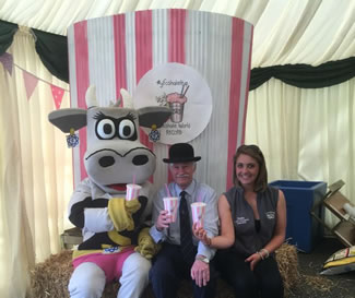 Largest Milkshake Staffordshire Yfc Breaks Guinness World Records Record Video